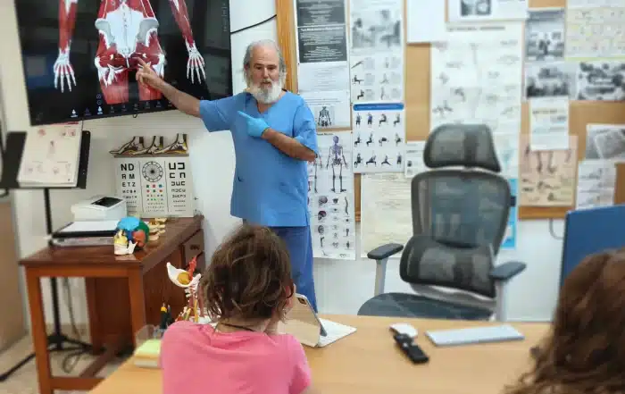 Dr. Blay mostrando afecciones